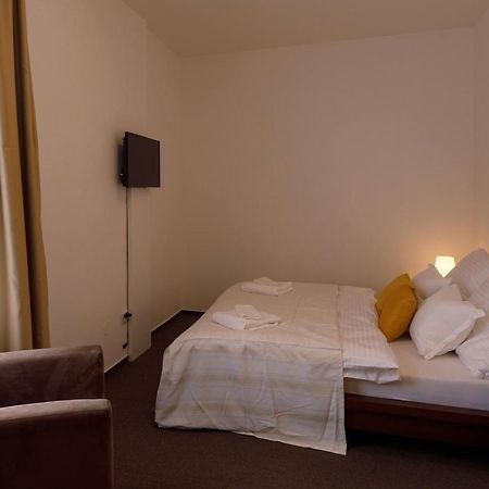 Litvan Sunset Apartments Czeskie Budziejowice Zewnętrze zdjęcie